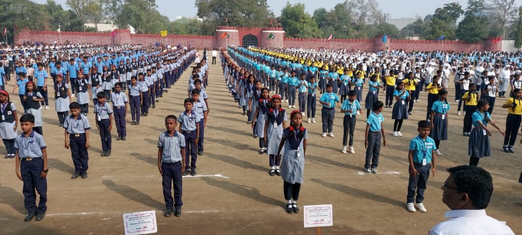 Republic day : यंदाच्या प्रजासत्ताक दिनी पाच हजार विद्यार्थ्यांची एकाच वेळी कवायत IMG 20260126 WA0030