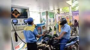 Petrol - Diesel : 'हा' नियम मोडला तर थेट गुन्हा; जिल्हादंडाधिकाऱ्यांचा पेट्रोल पंप चालकांना कडक इशारा