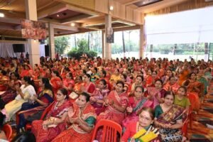 Radhakrishna Maharaj : शानदार घरं वाढली… पण स्वयंपाकघरातील संस्कार हरवले : राधाकृष्ण महाराज 1 Radhakrishna Maharaj : शानदार घरं वाढली… पण स्वयंपाकघरातील संस्कार हरवले : राधाकृष्ण महाराज