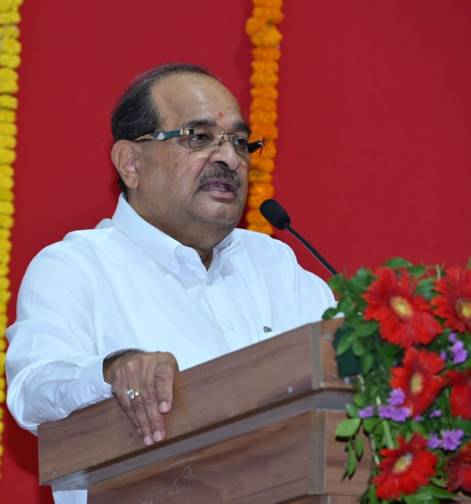 Radhakrishna Vikhe Patil : शेतकऱ्यांना ३६ हजार कोटींची कर्जमाफी : मंत्री राधाकृष्ण विखे पाटील IMG 20260722 WA0019